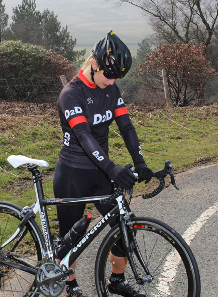 Female Road Cyclist Wearing D2d Cycling Clothing Cycling Clothing 7433